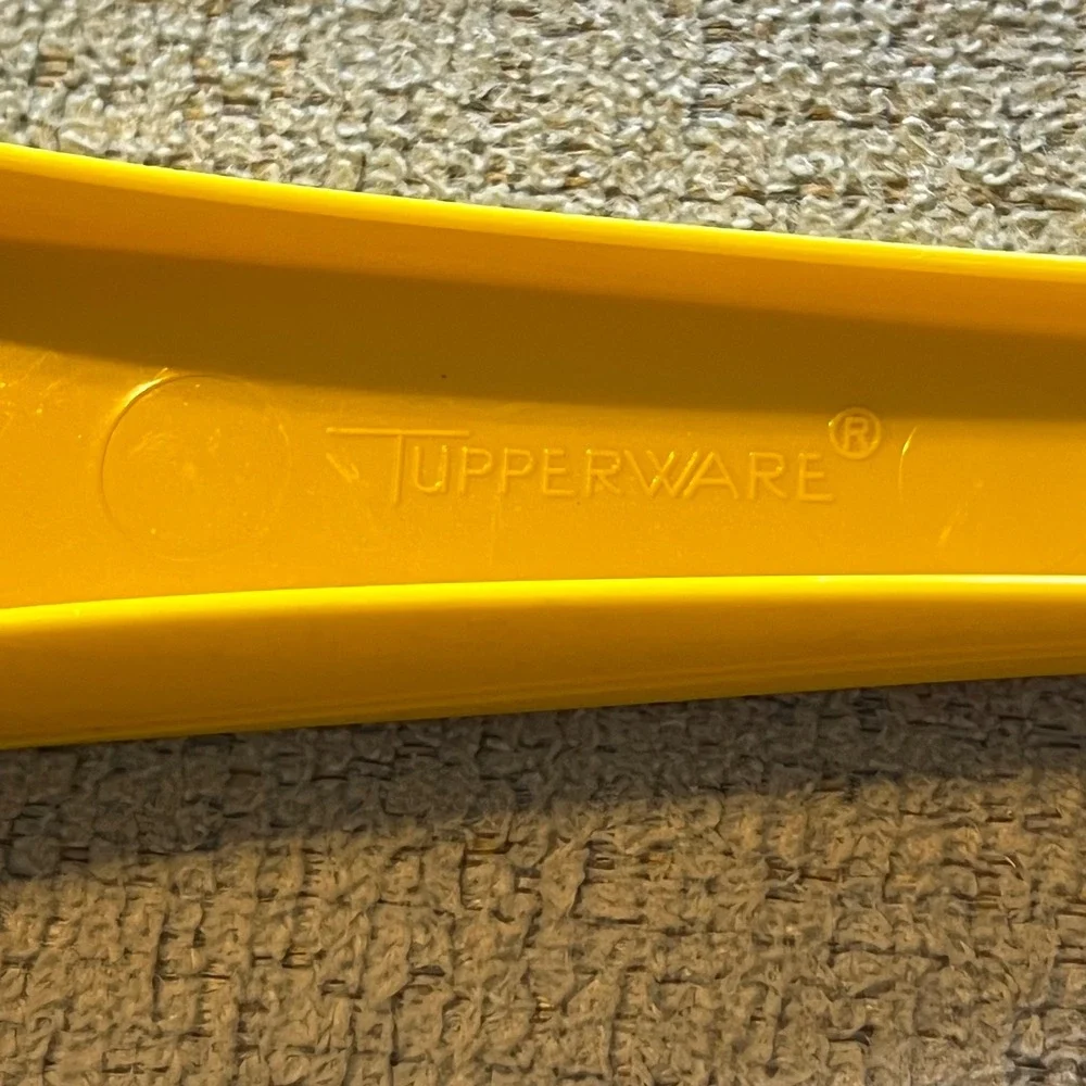 Vintage Tupperware Yellow Colander Strainer Long Handle Dual Spouts 1529 Retro